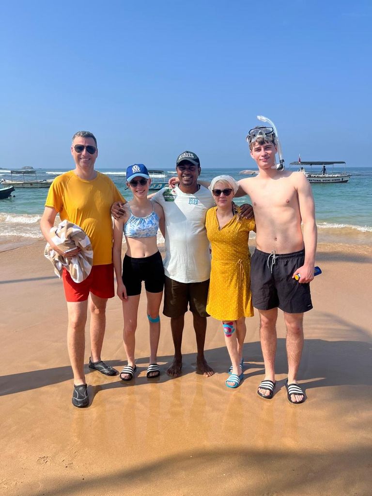 A family snorkelling day on Hikkaduwa Beach — Hikkaduwa Beach